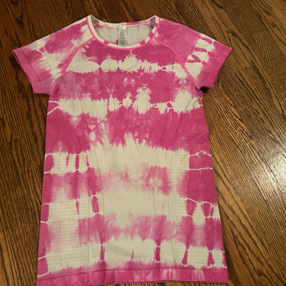 Ivivva tie-dye shirt (fits like a size 10)